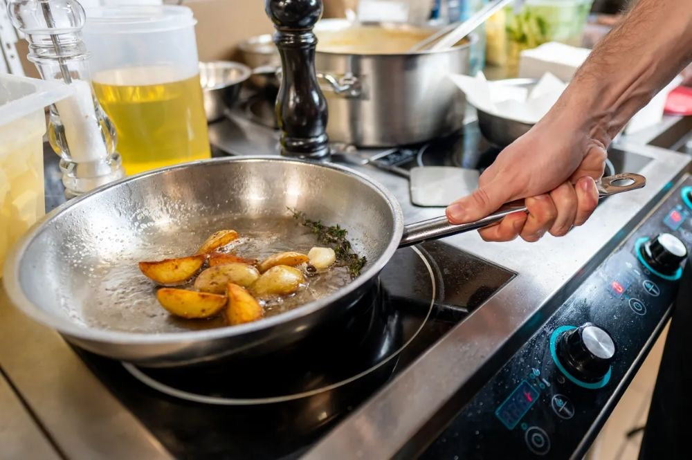 Pommes de terre sautées dans la poêle Forval en inox 304