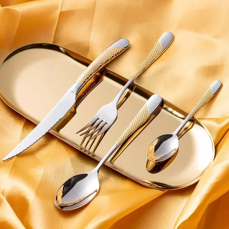 Ménagère 24 pièces en inox dans son coffret