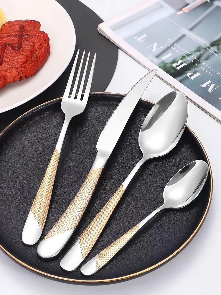 Ménagère 24 pièces en inox dans son coffret